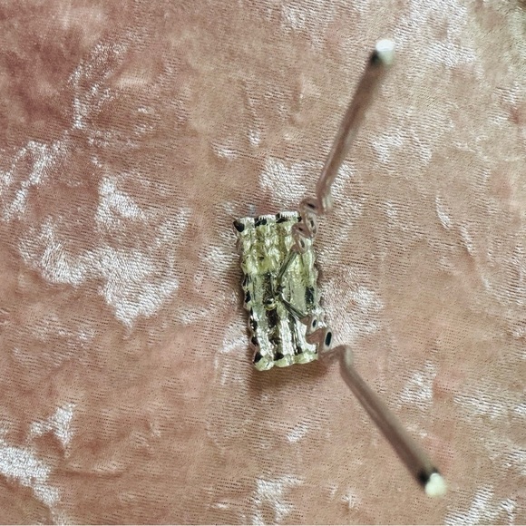 💥Elegant Silver Crystal Hair Clip - Picture 3 of 5